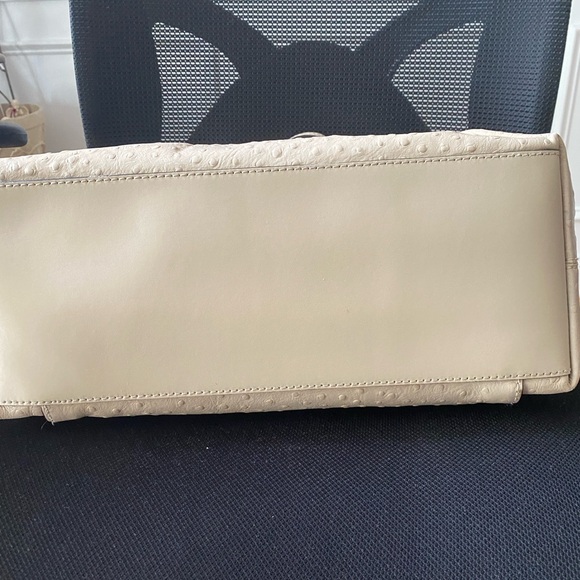 ❤️Sale❤️ Kate Spade ♠️ Halsey Ostrich Tote - Picture 4 of 10